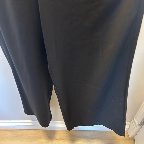 Forever 21 wide leg pant with elastic waist and belt loops cropped - Picture 9 of 10